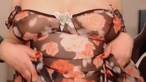  Lola  online show from November 17, 5:57 am