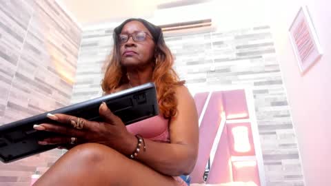 Snapshot of lola_hornei chatting on January 29, 11:30 am Lola online show from January 29, 11:30 am