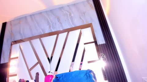 Snapshot of lola_hornei chatting on September 10, 11:32 am Lola online show from September 10, 11:32 am