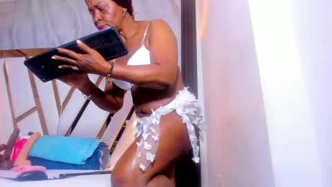 Snapshot of lola_hornei chatting on September 23, 11:24 am Lola online show from September 23, 11:24 am