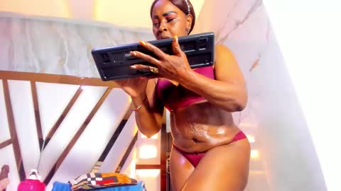 Snapshot of lola_hornei chatting on November 9, 12:03 pm Lola online show from November 9, 12:03 pm