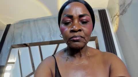 Snapshot of lola_hornei chatting on November 12, 11:32 am Lola online show from November 12, 11:32 am