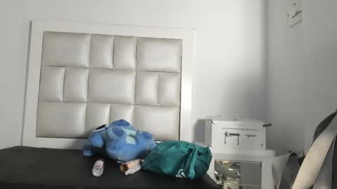 lola_js online show from November 18, 4:39 am