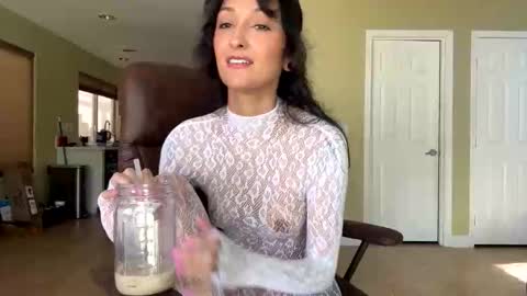 Snapshot of lola_la_lita chatting on November 24, 7:02 pm lola_la_lita online show from November 24, 7:02 pm