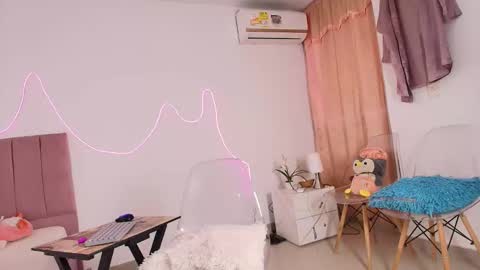 Snapshot of lola_lustrum chatting on April 26, 1:31 pm lola_lustrum online show from April 26, 1:31 pm