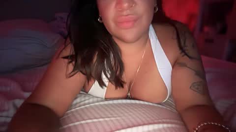 Snapshot of lola_luxe11 chatting on September 23, 4:15 am lola_luxe11 online show from September 23, 4:15 am