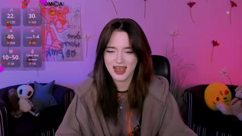 lola_moans online show from March 25, 9:10 pm