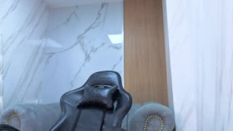 Snapshot of lola_roses_tf chatting on May 16, 7:45 pm Lola online show from May 16, 7:45 pm