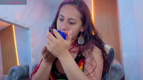 Snapshot of lola_roses_tf chatting on July 11, 8:22 pm Lola online show from July 11, 8:22 pm
