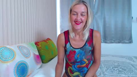 Lola online show from December 7, 7:38 am