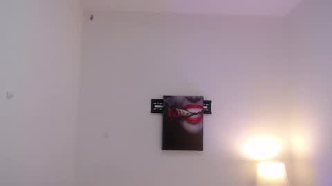 lolaandcamille online show from November 17, 6:57 pm