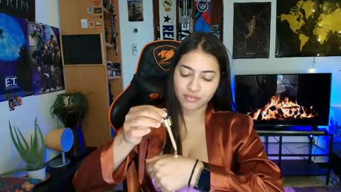 Snapshot of lolaasmith_21 chatting on May 7, 5:51 pm lolaasmith_21 online show from May 7, 5:51 pm