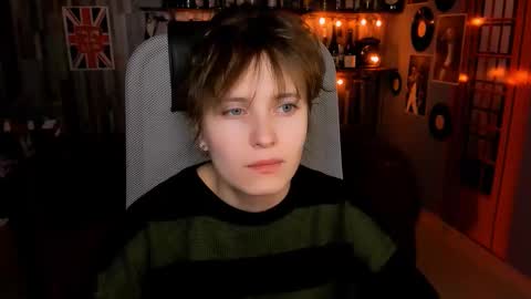 Snapshot of lolaasmus chatting on February 13, 9:16 am I consider myself the god Loki but life just calls me LOL online show from February 13, 9:16 am