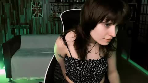 Snapshot of lolaasmus chatting on April 21, 12:55 pm I consider myself the god Loki but life just calls me LOL online show from April 21, 12:55 pm