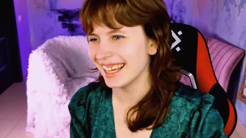 Snapshot of lolaasmus chatting on May 15, 3:19 pm I consider myself the god Loki but life just calls me LOL online show from May 15, 3:19 pm