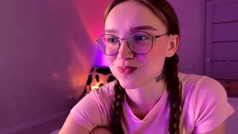 lolaatate online show from March 16, 1:33 am