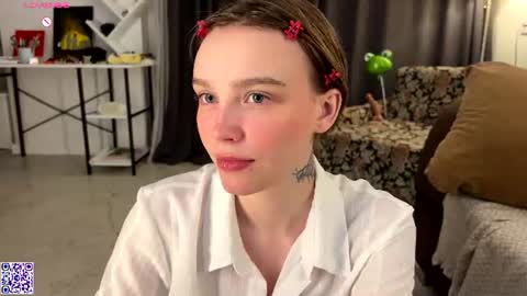 lolaatatee online show from July 22, 8:44 pm