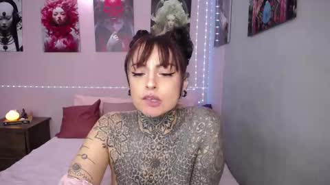 Lola online show from September 25, 5:16 pm