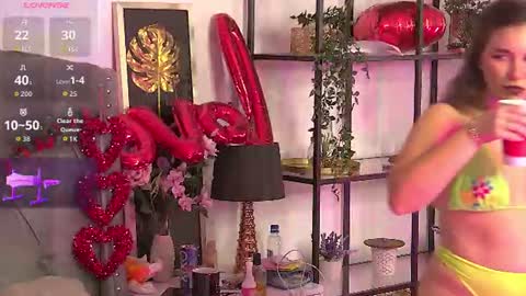 Snapshot of lolabuttie chatting on June 15, 6:26 am Lola new tits boobs ass stepsis online show from June 15, 6:26 am