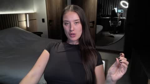 Snapshot of loladom chatting on July 18, 1:32 am Frt Pr1ncess online show from July 18, 1:32 am