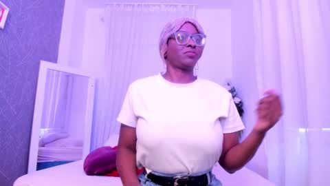 lola online show from October 17, 1:35 pm