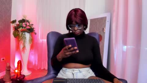 Snapshot of lolajenkiins chatting on October 27, 12:53 pm lola online show from October 27, 12:53 pm