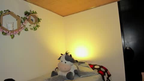 Snapshot of lolaleah_ chatting on January 8, 2:36 am Lola online show from January 8, 2:36 am