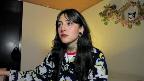 Snapshot of lolaleah_ chatting on February 3, 6:22 am Lola online show from February 3, 6:22 am