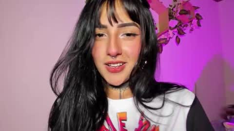 Snapshot of lolaleah_ chatting on March 10, 7:24 am Lola online show from March 10, 7:24 am