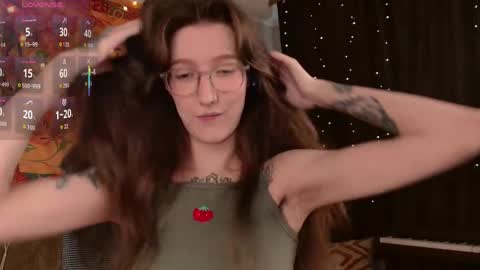 Snapshot of lolami_ chatting on May 12, 7:16 am lolami_ online show from May 12, 7:16 am