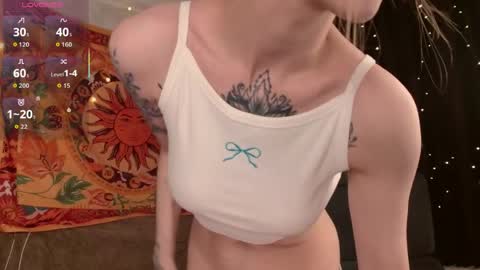 Snapshot of lolami_ chatting on May 14, 7:26 am lolami_ online show from May 14, 7:26 am
