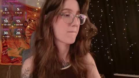 Snapshot of lolami_ chatting on May 19, 6:53 am lolami_ online show from May 19, 6:53 am