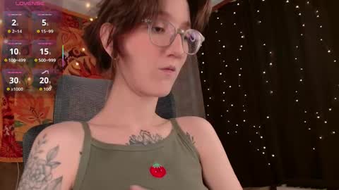 Snapshot of lolami_ chatting on June 4, 7:25 am lolami_ online show from June 4, 7:25 am