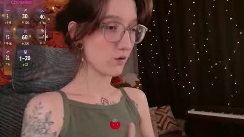 Snapshot of lolami_ chatting on June 23, 7:06 am lolami_ online show from June 23, 7:06 am