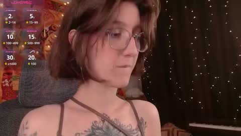 Snapshot of lolami_ chatting on July 15, 7:24 am lolami_ online show from July 15, 7:24 am