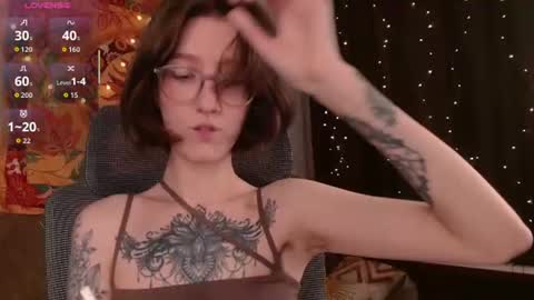 Snapshot of lolami_ chatting on July 19, 7:23 am lolami_ online show from July 19, 7:23 am