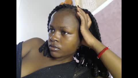 lolamia7 online show from November 9, 5:28 am