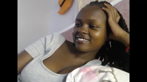 lolamia7 online show from November 11, 6:02 am