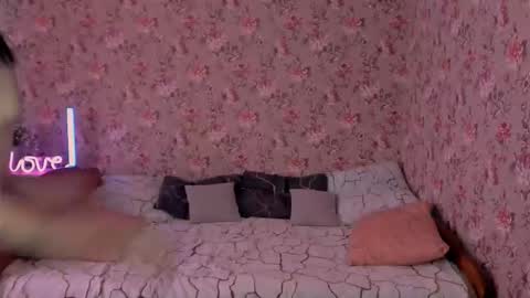 Snapshot of lolarozzie chatting on February 7, 5:22 am Lola Next stream January 6th at 0500am 30 minutes GMT online show from February 7, 5:22 am