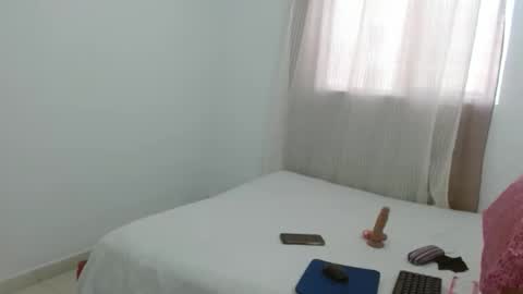 Snapshot of lolascarlettt chatting on November 8, 8:18 pm lolascarlettt online show from November 8, 8:18 pm