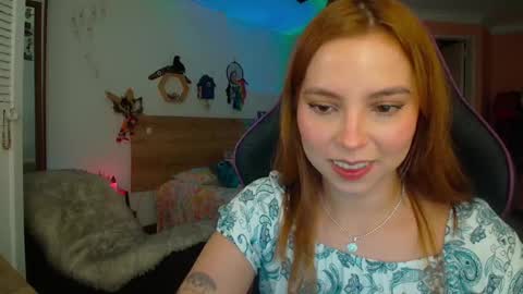 Snapshot of lolaverse chatting on February 25, 6:39 pm Lola doll online show from February 25, 6:39 pm