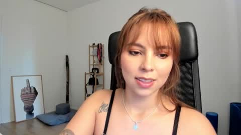 Snapshot of lolaverse chatting on March 29, 12:38 pm Lola doll online show from March 29, 12:38 pm
