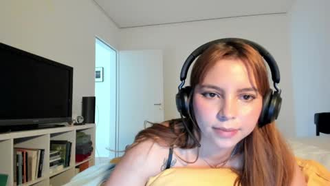 Snapshot of lolaverse chatting on April 14, 2:56 pm Lola doll online show from April 14, 2:56 pm