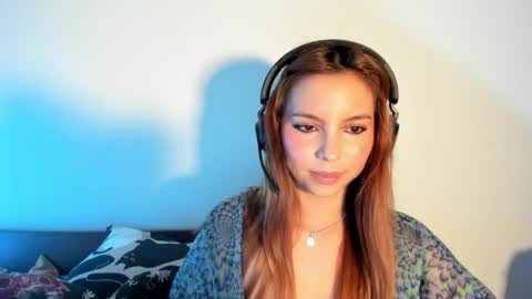 Snapshot of lolaverse chatting on May 7, 2:00 pm Lola doll online show from May 7, 2:00 pm