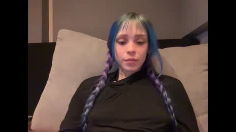 lole online show from November 10, 6:01 am