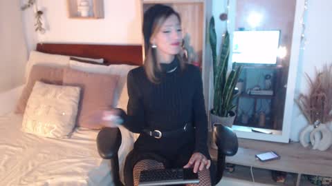 Dear tippers follow me on my new cb account lennarogers online show from January 4, 1:10 am