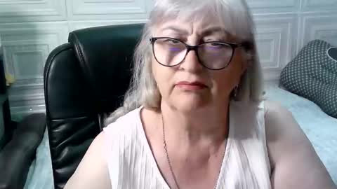 Snapshot of lolkaalyss chatting on May 5, 8:39 pm LolkaAlyss online show from May 5, 8:39 pm
