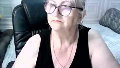 Snapshot of lolkaalyss chatting on May 11, 7:44 pm LolkaAlyss online show from May 11, 7:44 pm