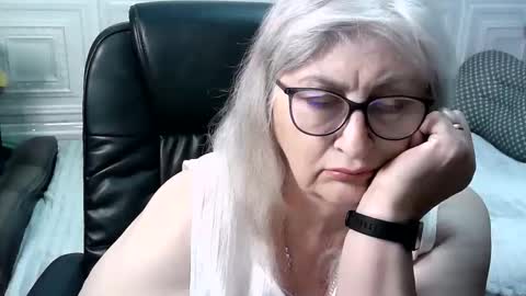 Snapshot of lolkaalyss chatting on May 13, 5:10 pm LolkaAlyss online show from May 13, 5:10 pm
