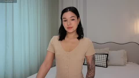Snapshot of lolly_turner chatting on May 17, 5:16 am lolly_turner online show from May 17, 5:16 am